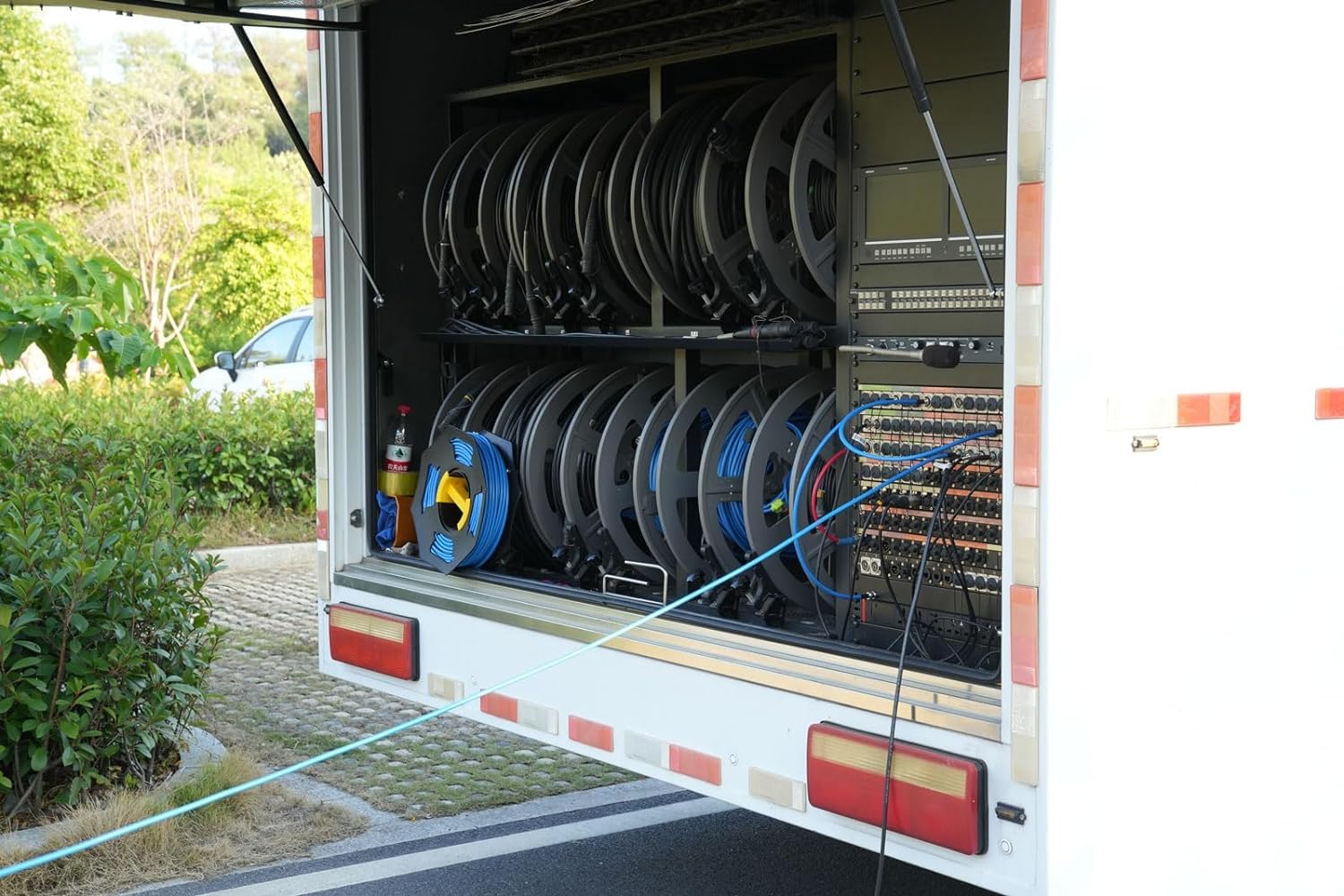 Superbat Belden 1694A Coax Cable 100ft 75 Ohm Coaxial Cable Low Loss Precision Video Wire High Speed Support 3G/6G/12G SDI/4k/8K Video,Professional SDI Applications